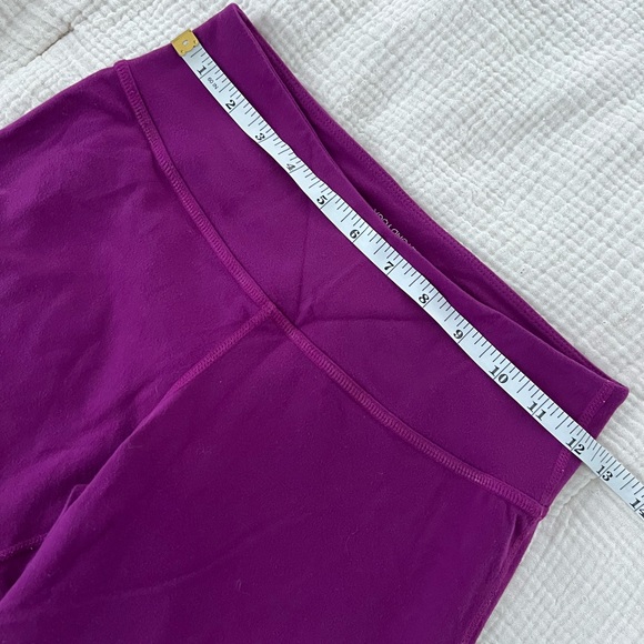 Beyond Yoga Purple Retro Cropped Pants - Picture 9 of 10